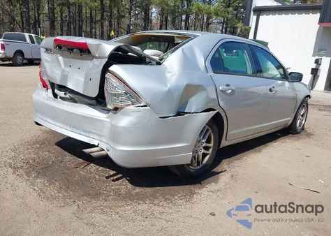 2010 Ford Fusion S из США, поврежденный, VIN 3FAHP0GA6AR400326